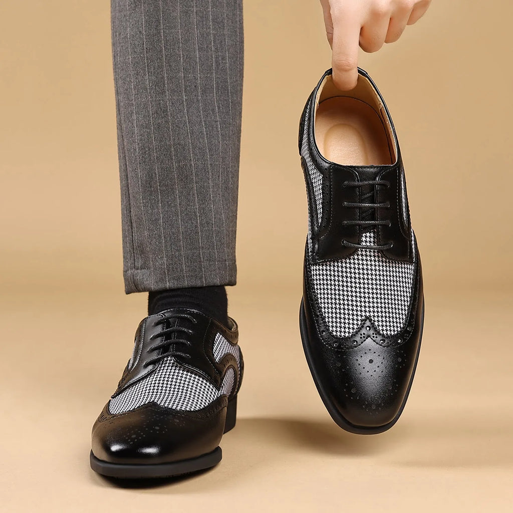 Men's imitation houndstooth plaid casual leather shoes with square toe and lace-up front.