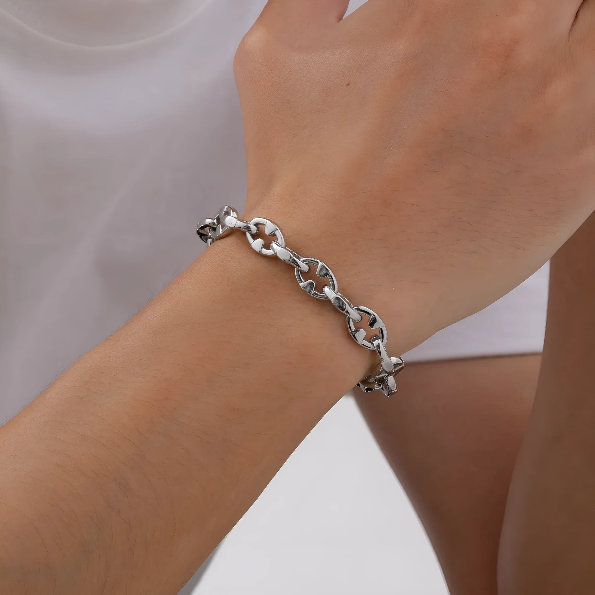 Thick geometric stainless steel chain bracelet in steel colour for men's hip hop fashion.