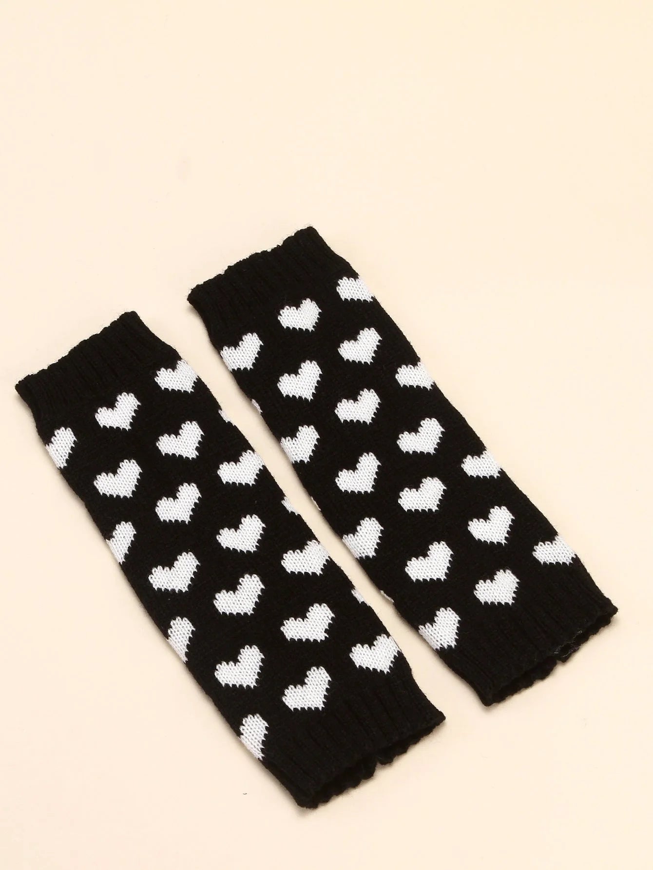 Knitted Love Foot Sock in black and pink with love pattern