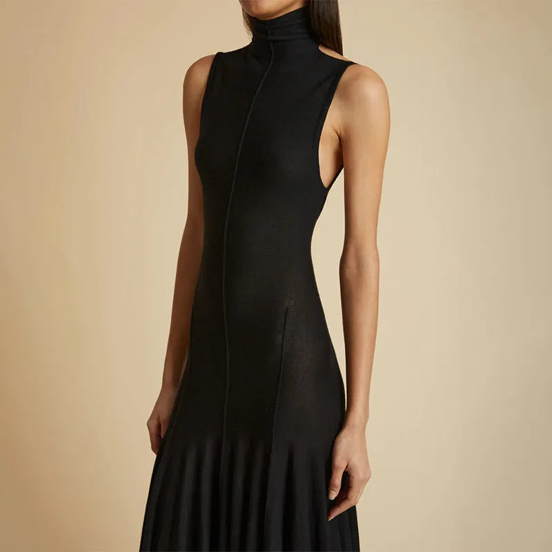 Grey slim-fit backless dress with half-turtleneck and high-waist design