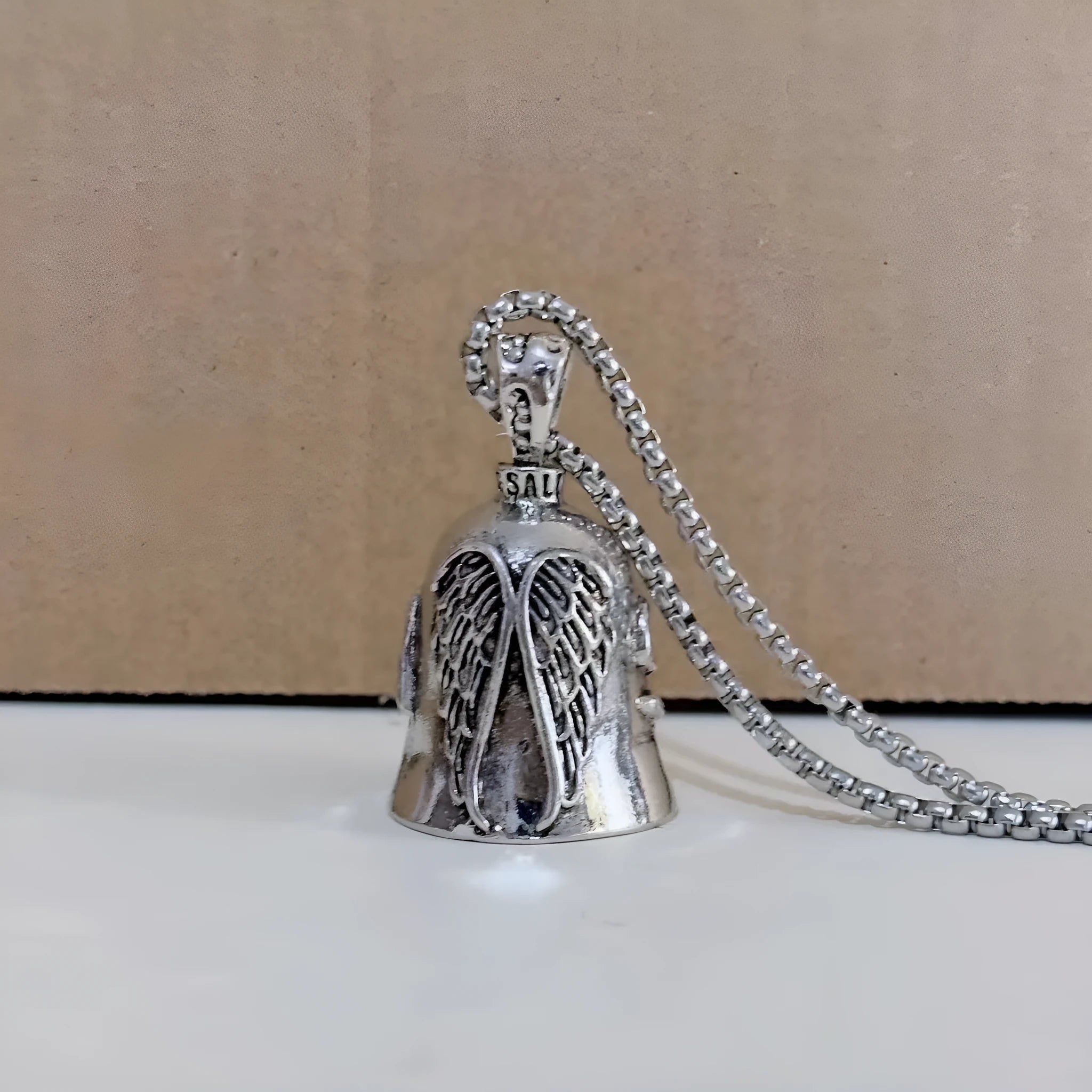 Vintage angel feather necklace and keychain set with white wings pendant design