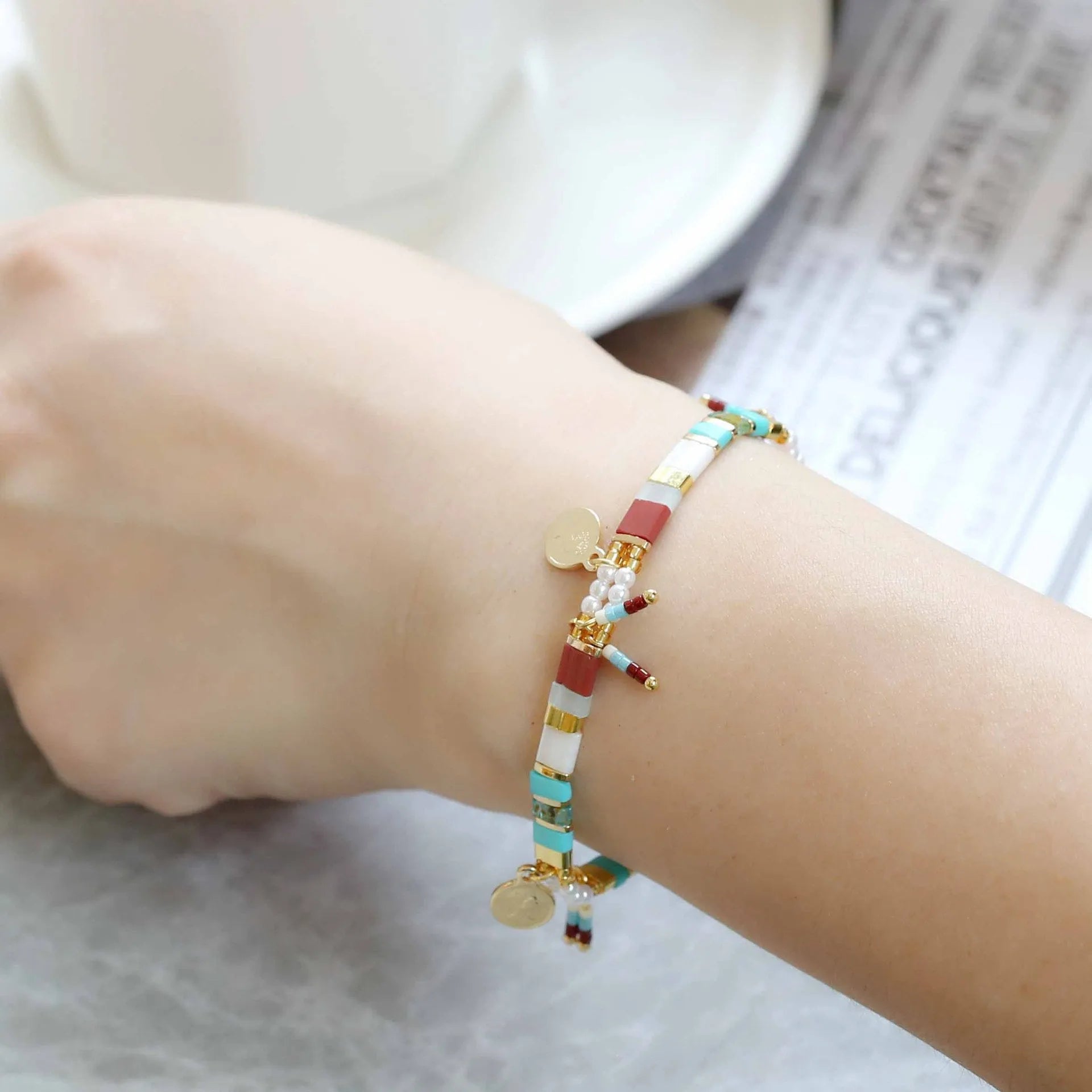 Women's glass coloured beaded bracelet with imitation pearl beads in six colour variations