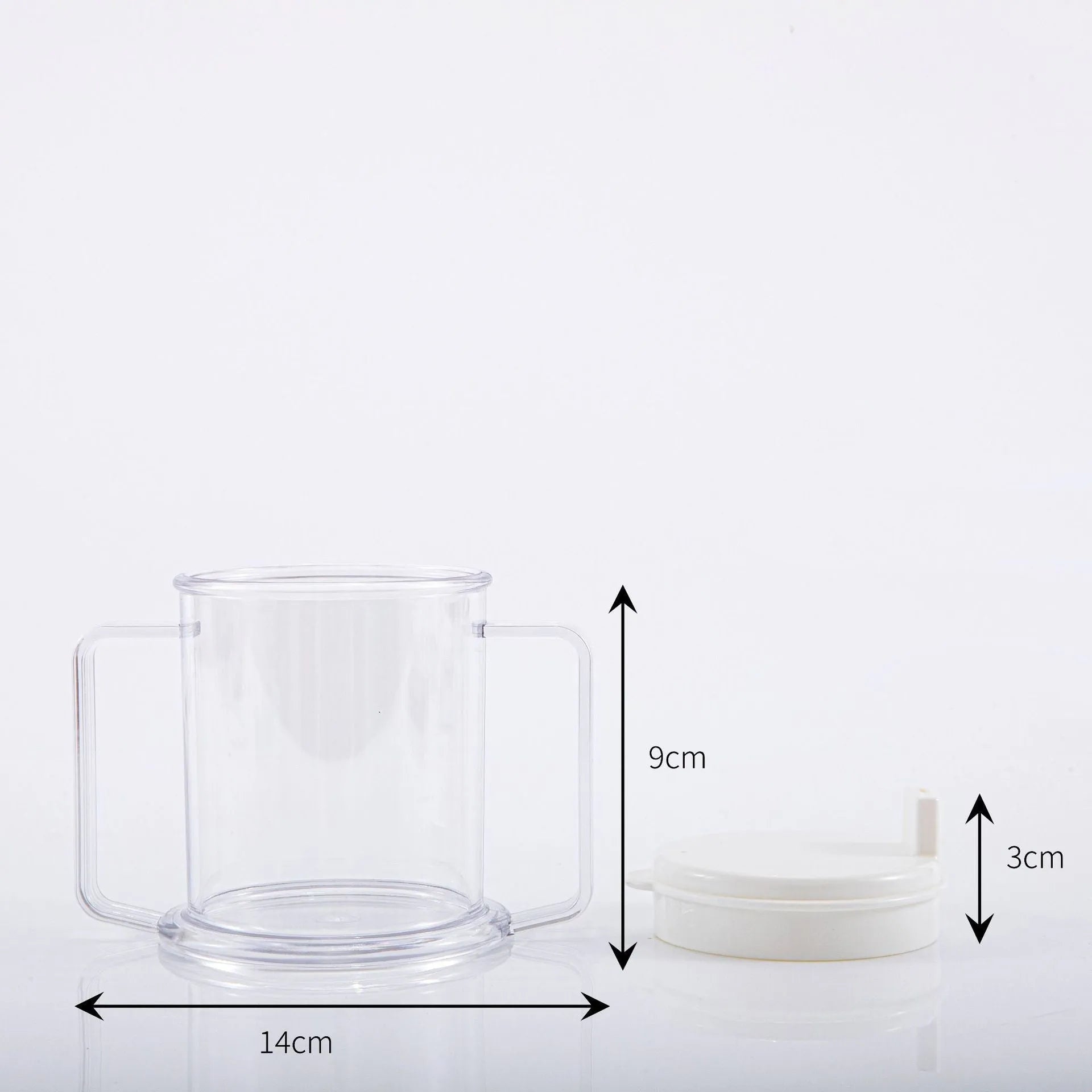 Transparent plastic drinking cup with modern simple design and spill-proof functionality
