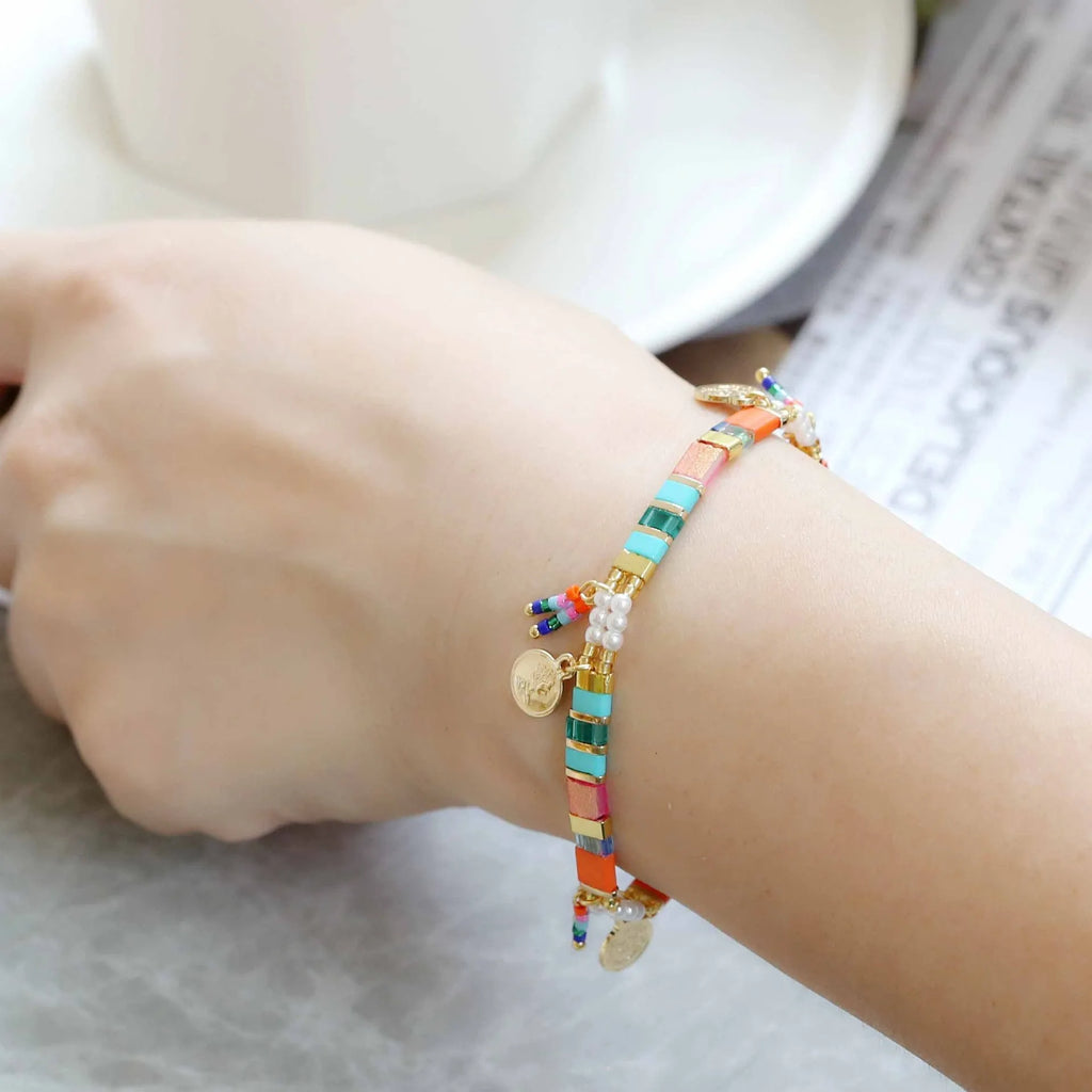 Women's glass coloured beaded bracelet with imitation pearl beads in six colour variations