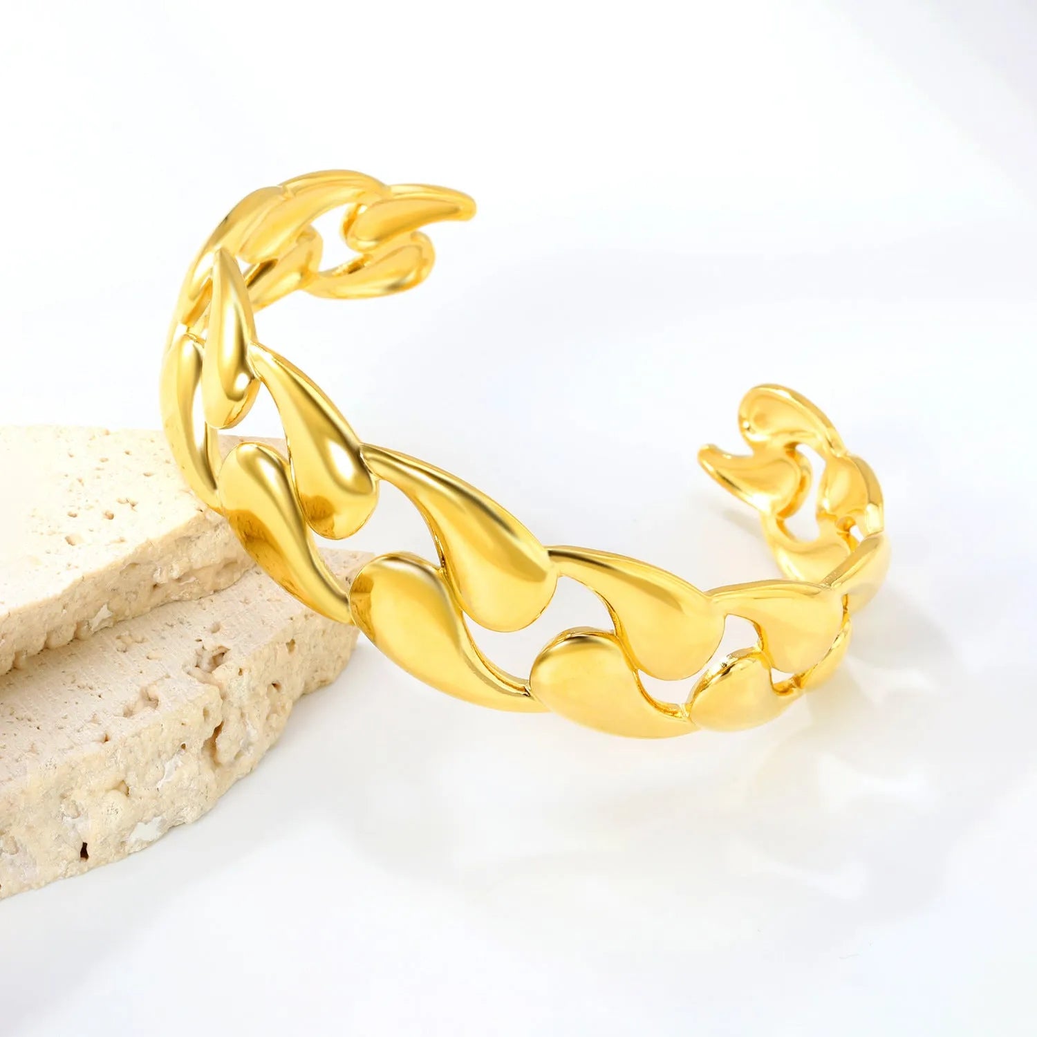 Stainless steel alloy fashion bracelet in European style with multiple colour finish options