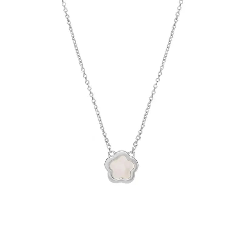 White mother shell flower necklace with copper chain and floral pendant
