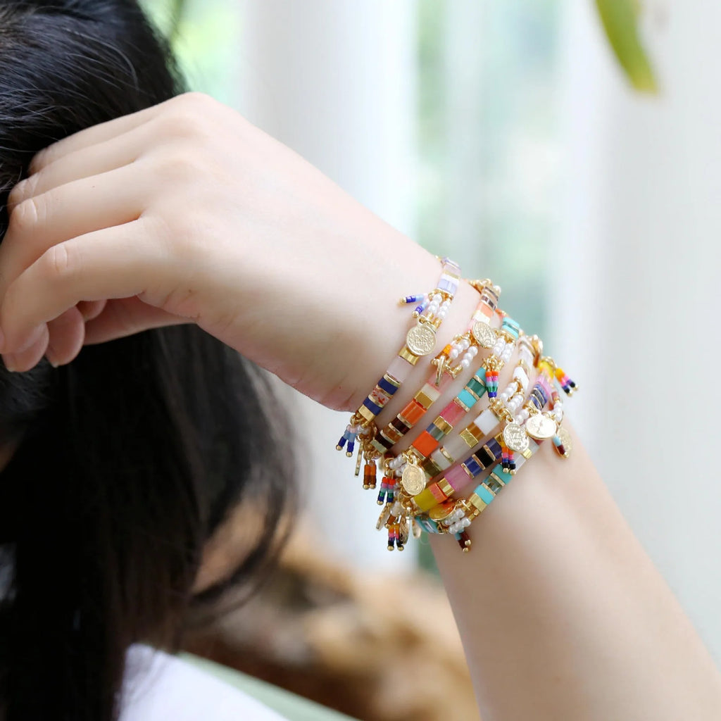 Women's glass coloured beaded bracelet with imitation pearl beads in six colour variations