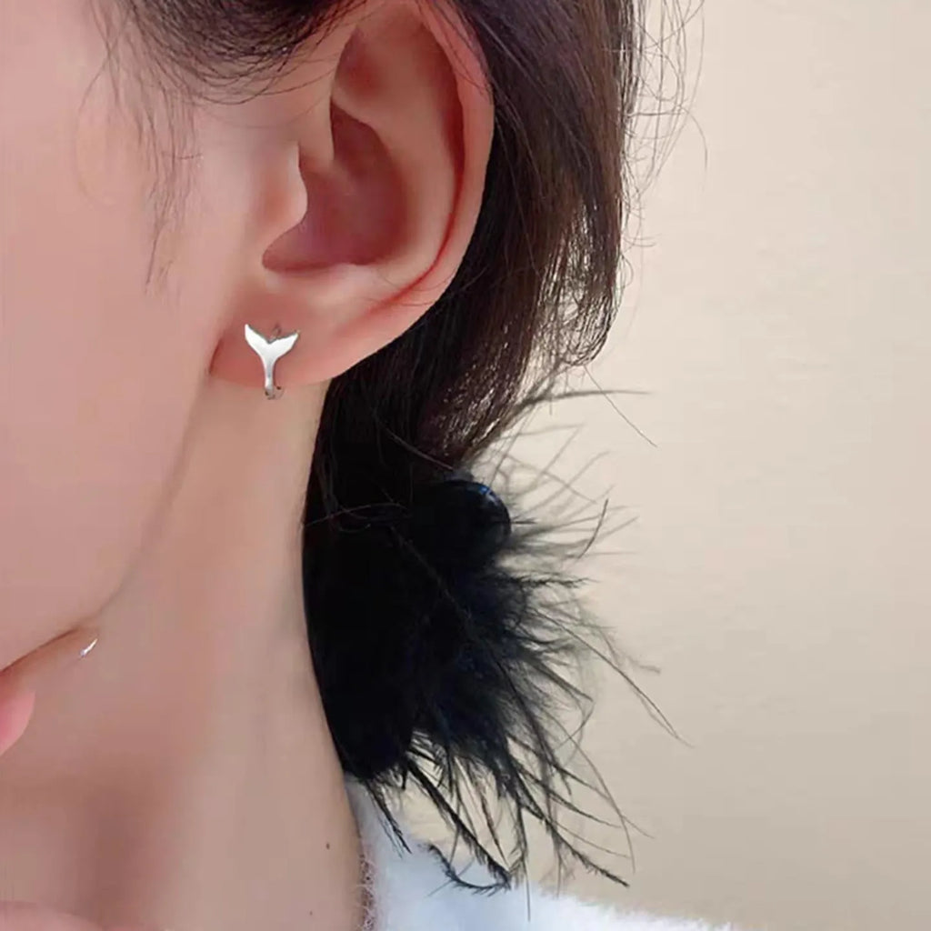 Women's fashion fishtail earrings in white gold or yellow gold electroplated finish