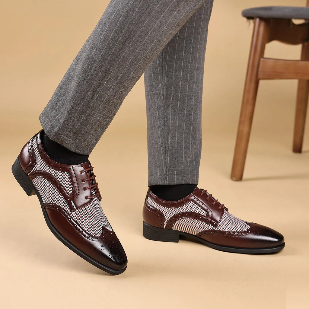 Men's imitation houndstooth plaid casual leather shoes with square toe and lace-up front.