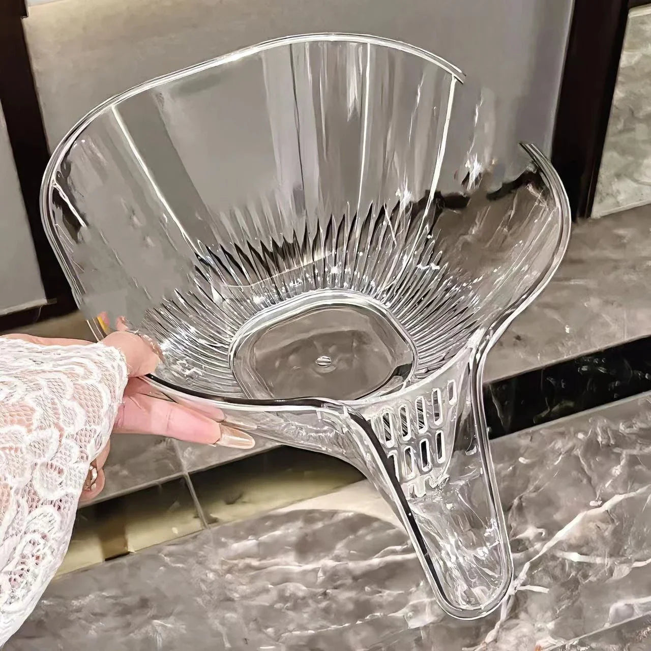 Self-draining dish and fruit washing basin with transparent drain basket and modern design