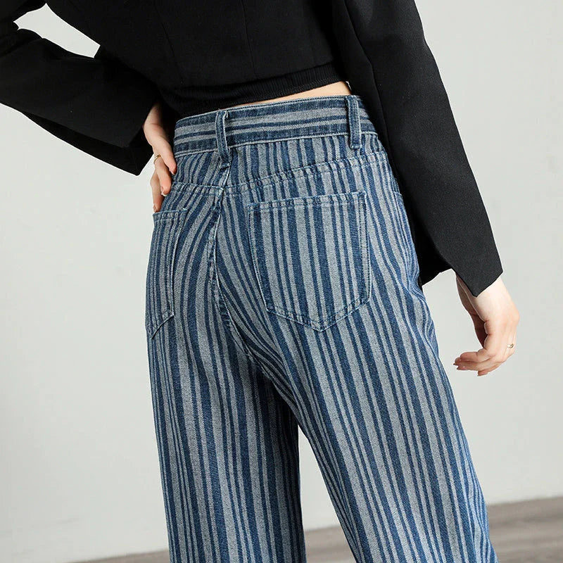 Fashionable striped wide-leg jeans for Kiwi women, featuring a high-waist design, premium cotton-viscose blend, and unique wash treatments.