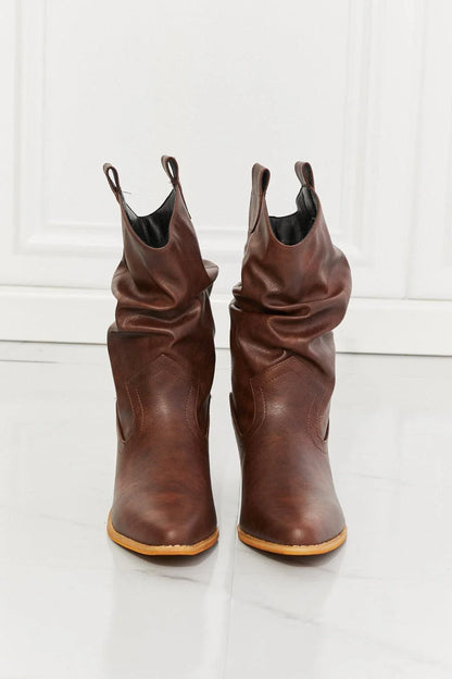 Stylish scrunch cowboy boots in a rich brown color, perfect for adding a touch of Texas flair to any Kiwi outfit.