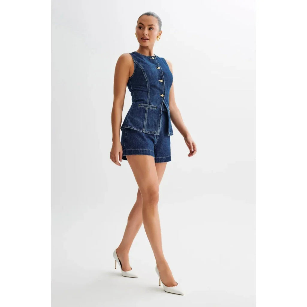 A stylish denim two-piece summer set with a sleeveless vest and wide-leg shorts, perfect for embracing the Y2K fashion trend in New Zealand.
