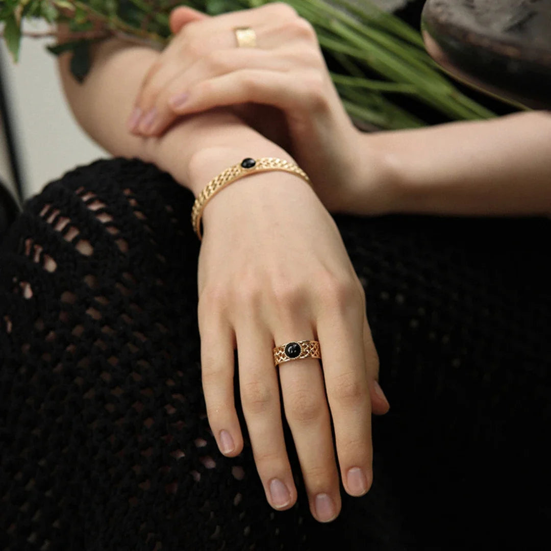 Stylish agate ring with a woven design and gold plating, a luxurious accessory for Kiwi women