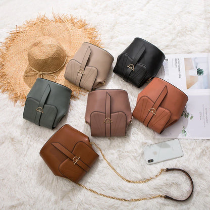 Large Capacity Chain Bag in Orange with Adjustable Strap and Stylish Chain Detailing