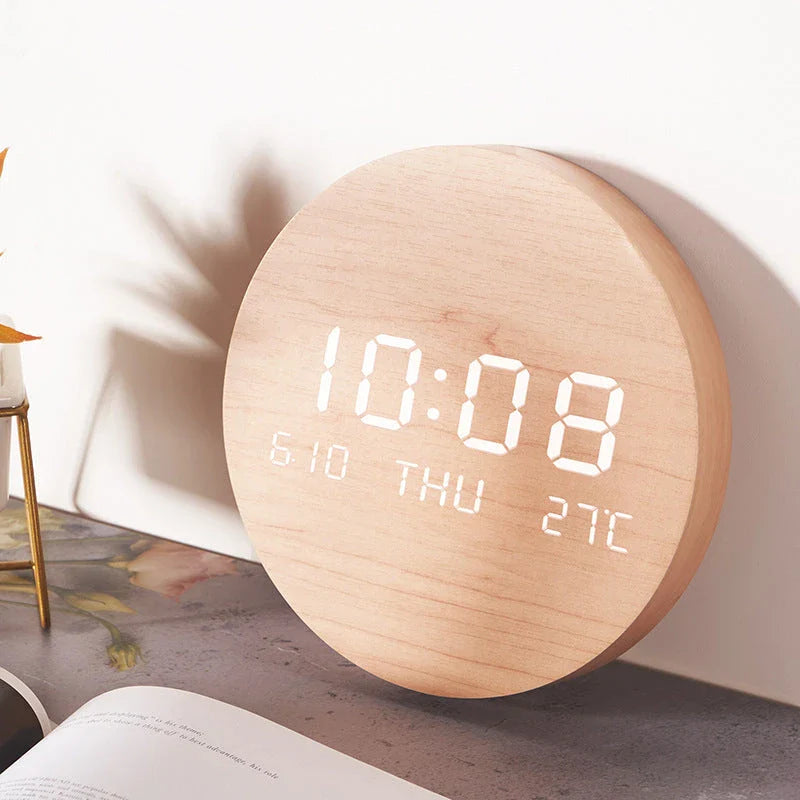 Elegant wooden wall clock with temperature display in a modern Nordic style, perfect for Kiwi homes