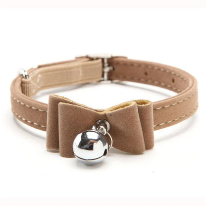 Premium velvet elastic collar with bell for cats, designed for the discerning Kiwi feline