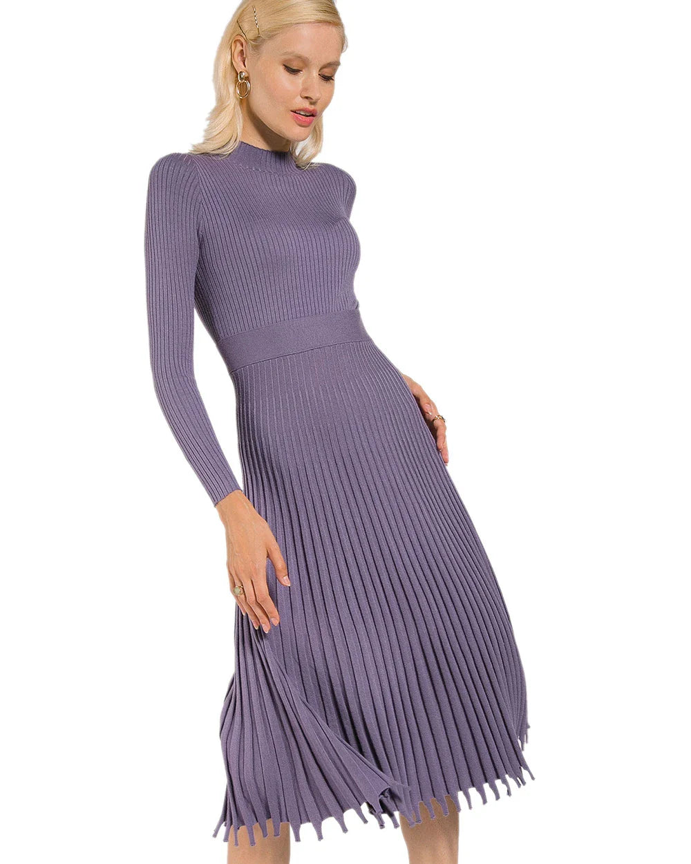 A cozy and stylish pleated dress made with a luxurious cotton and wool blend, perfect for keeping warm during the New Zealand winter.