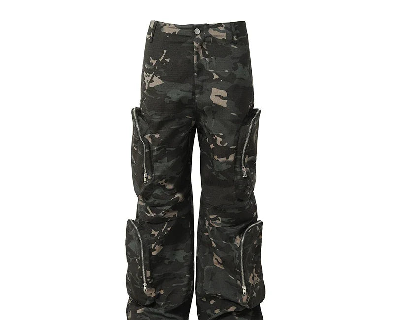 Amekaji-style workwear trousers in camouflage print with multi-pocket design, suitable for a variety of activities in the New Zealand lifestyle