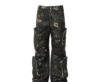 Amekaji-style workwear trousers in camouflage print with multi-pocket design, suitable for a variety of activities in the New Zealand lifestyle