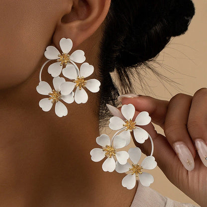 Elegant Camellia Flower Drop Earrings - A Charming Kiwi Accessory with Three Delicate Floral Blooms