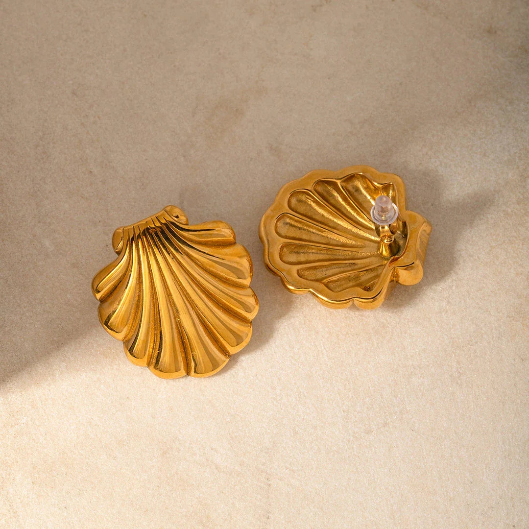 Elegant 18K gold-plated stainless steel shell-shaped earrings with a minimalist and timeless design