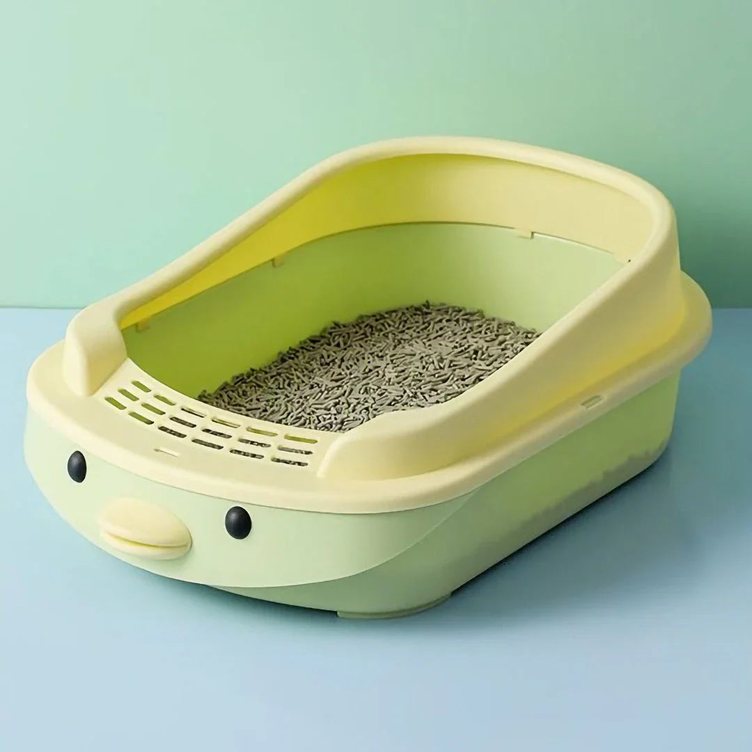 Oversized semi-enclosed cat litter tray with high sides and covered top for privacy and minimal mess