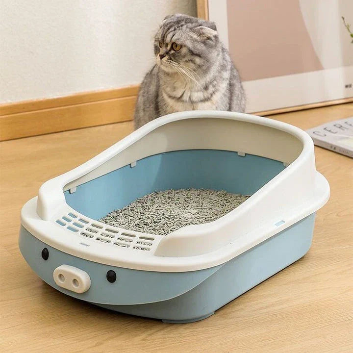 Oversized semi-enclosed cat litter tray with high sides and covered top for privacy and minimal mess