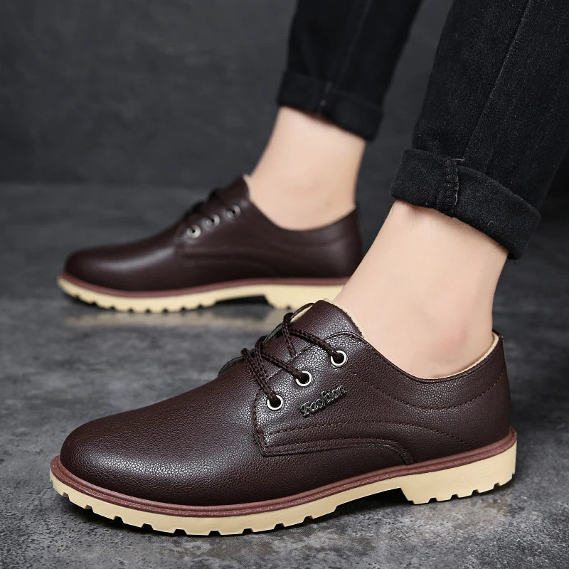 Versatile and waterproof lace-up shoes in black, brown, and blue colors for Kiwi men