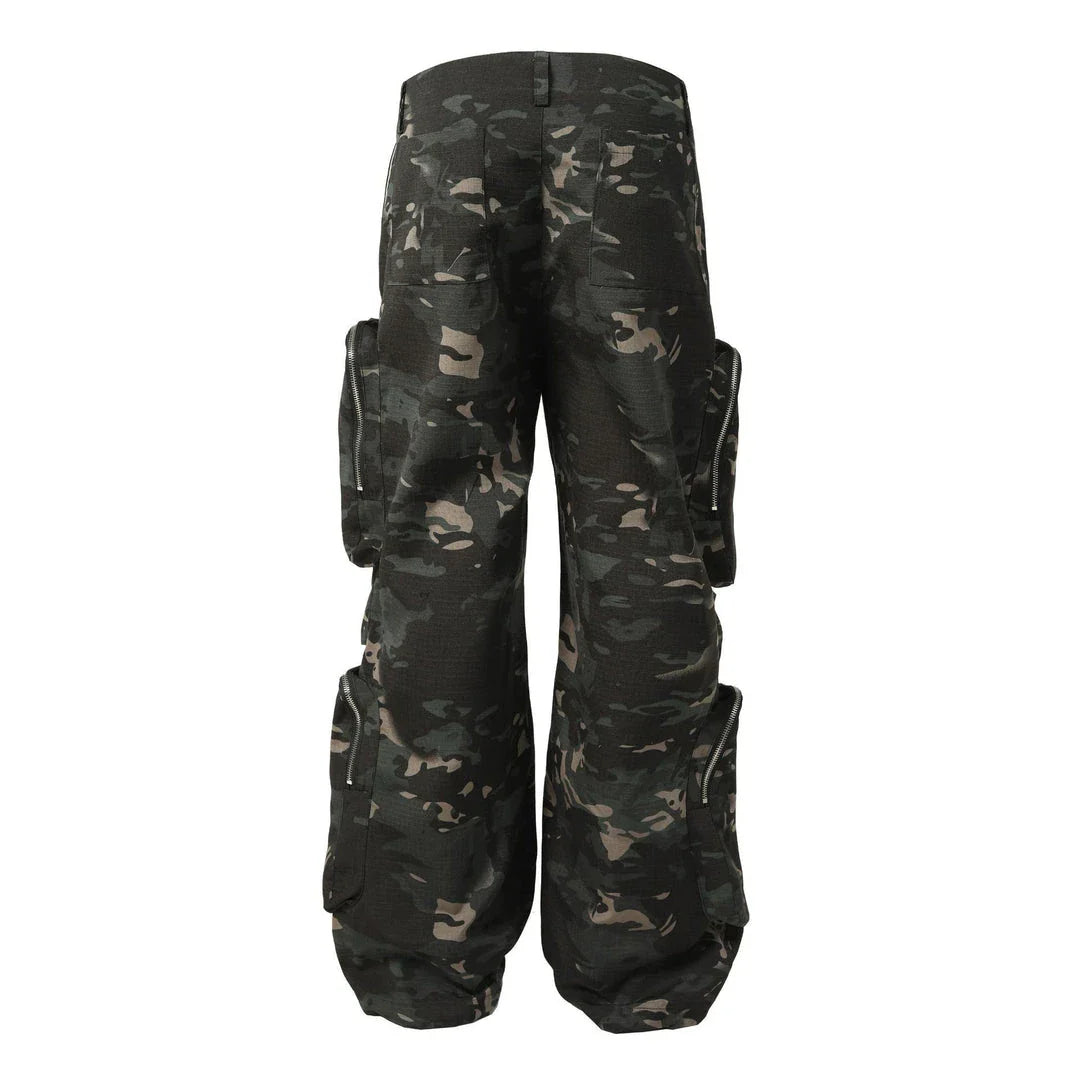 Amekaji-style workwear trousers in camouflage print with multi-pocket design, suitable for a variety of activities in the New Zealand lifestyle