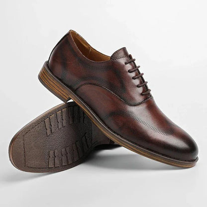 Premium men's business shoes with a refined retro design, crafted from durable cowhide leather with slip-resistant soles