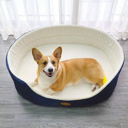 Comfy Kiwi Pup Bed with Soft Plush Material and Polka Dot Pattern