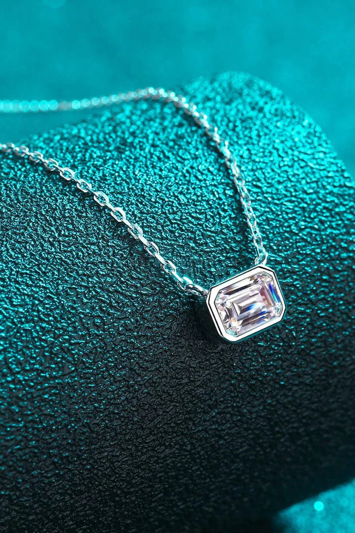 Stunning 1 carat moissanite pendant necklace in silver, featuring premium 925 sterling silver construction and rhodium plating