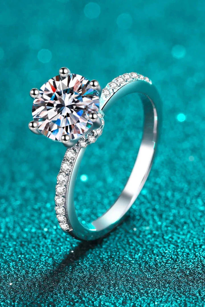 Sparkling 2-carat moissanite ring in 925 sterling silver, with rhodium plating and zircon accents