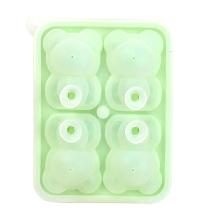 Bear-shaped ice cube mould made of premium silicone for making frozen treats and drinks