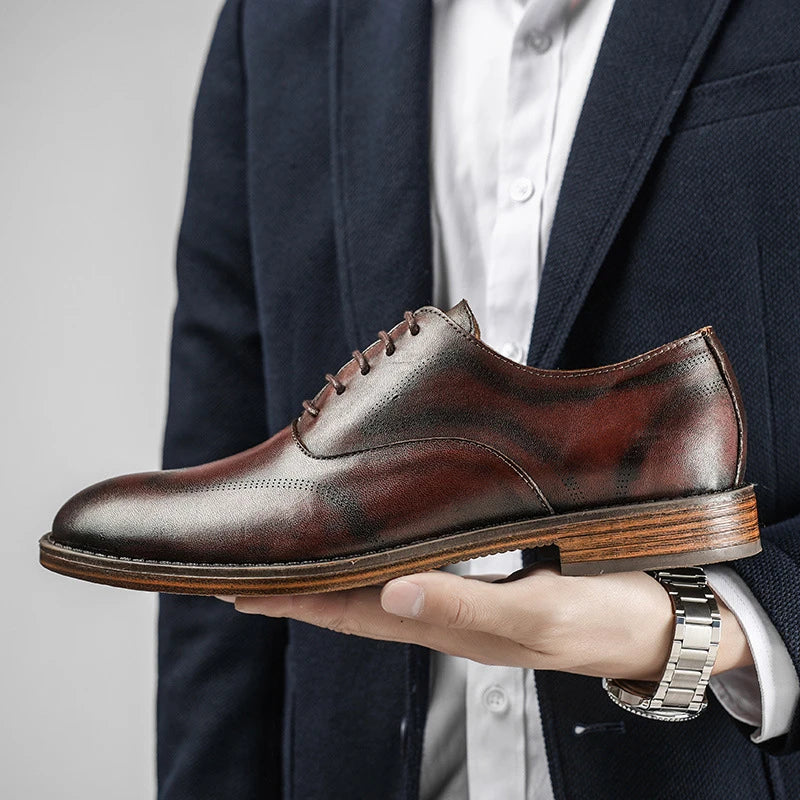 Premium men's business shoes with a refined retro design, crafted from durable cowhide leather with slip-resistant soles