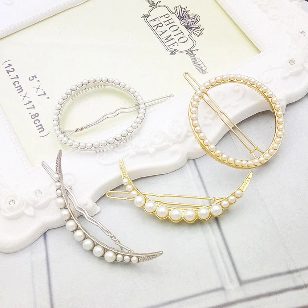 A stylish pearl hair clip with an elegant and sophisticated design, perfect for enhancing the Kiwi fashion aesthetic.