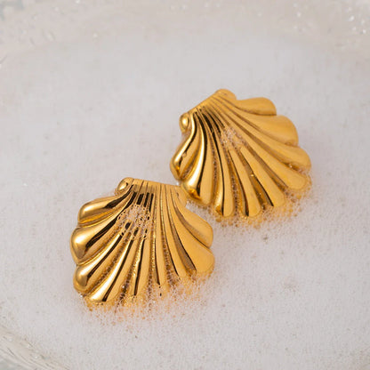 Elegant 18K gold-plated stainless steel shell-shaped earrings with a minimalist and timeless design