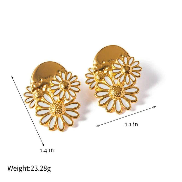 Elegant 18K gold plated daisy stud earrings with a white dripping oil finish, perfect for Kiwi women who love vintage-inspired jewelry