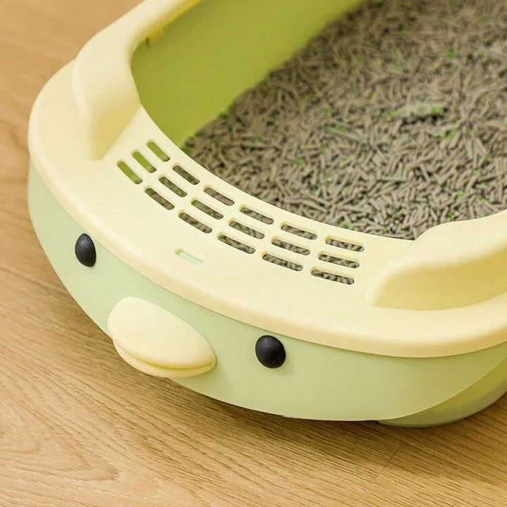 Oversized semi-enclosed cat litter tray with high sides and covered top for privacy and minimal mess