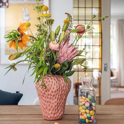 Stylish strawberry-shaped ceramic vase in various colors and sizes, perfect for adding Kiwi charm to your home decor