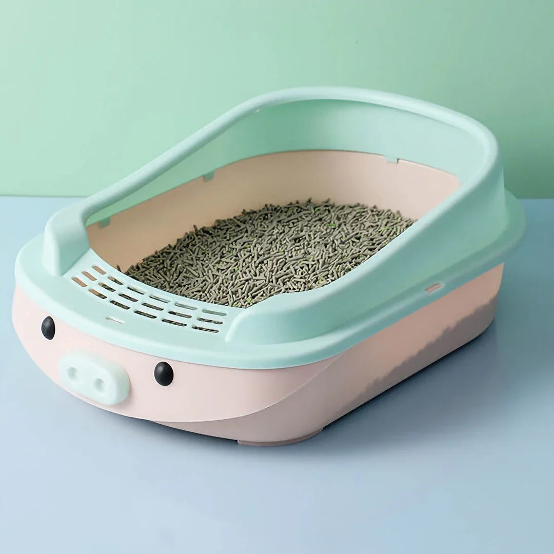 Oversized semi-enclosed cat litter tray with high sides and covered top for privacy and minimal mess