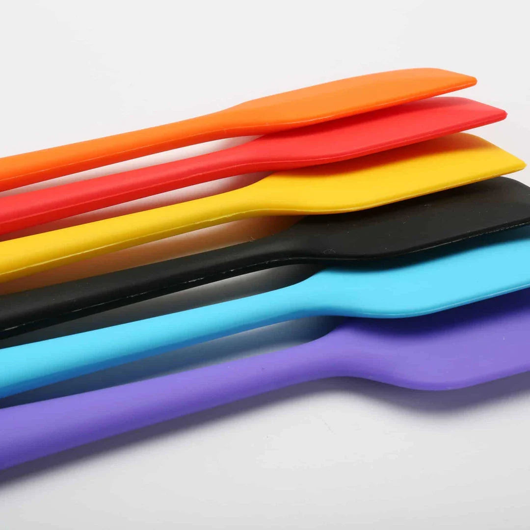 Versatile non-stick silicone spatula with a comfortable grip, perfect for Kiwi kitchens