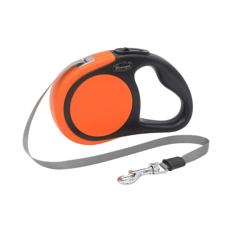 Rugged retractable dog leash with reflective strips and ergonomic handle, suitable for Kiwi pups up to 20 kg