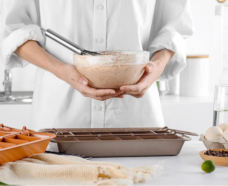 Sturdy stainless steel brownie pan with detachable design and temperature-resistant features for Kiwi bakers