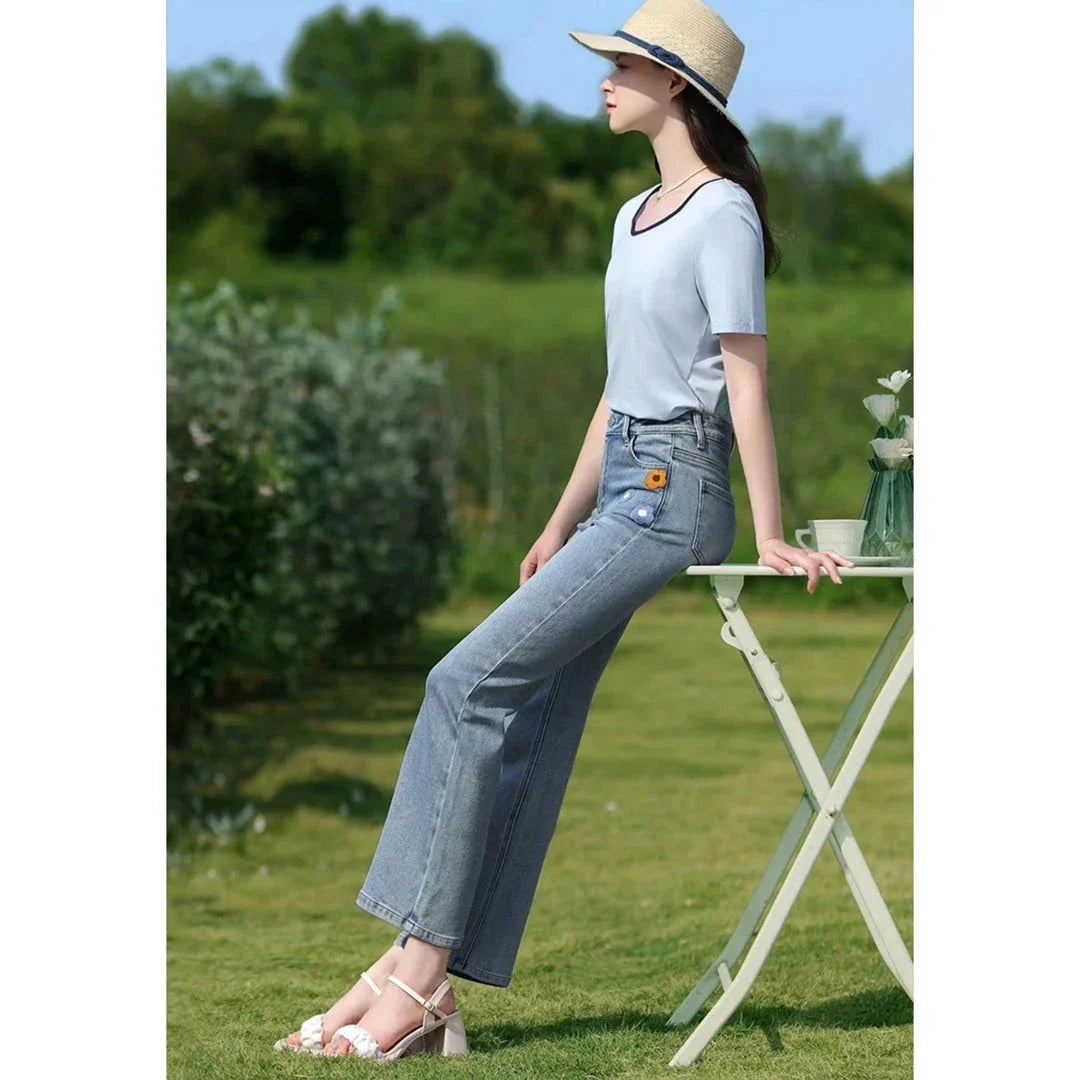 Light blue embroidered high-waisted jeans with a modern, versatile design for Kiwi women's summer fashion