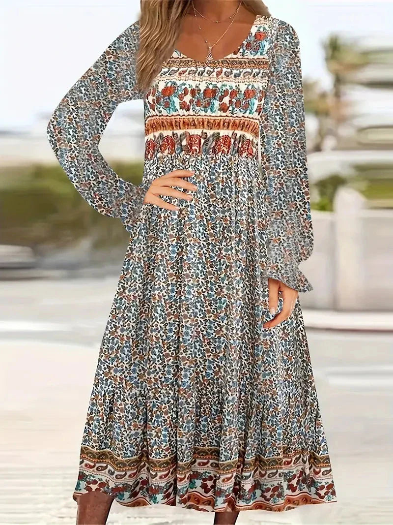 Stylish printed pullover dress with pockets, perfect for commuting and everyday wear