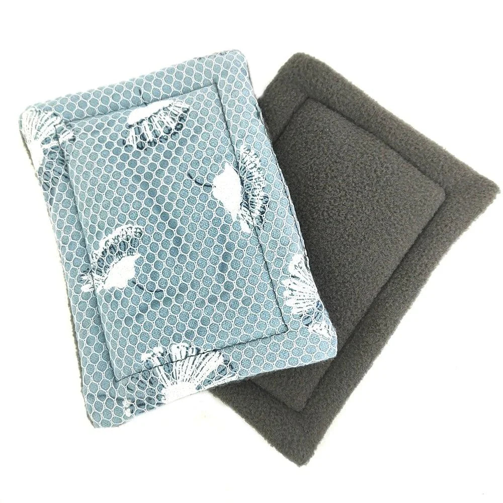 Sustainably crafted burlap kitchen sponges made in New Zealand with natural materials and eco-friendly design