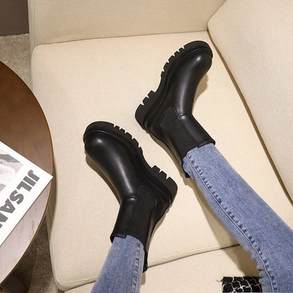 Stylish mid-heel platform knight boots with a square toe, chunky heel, and waterproof platform for Kiwi adventures