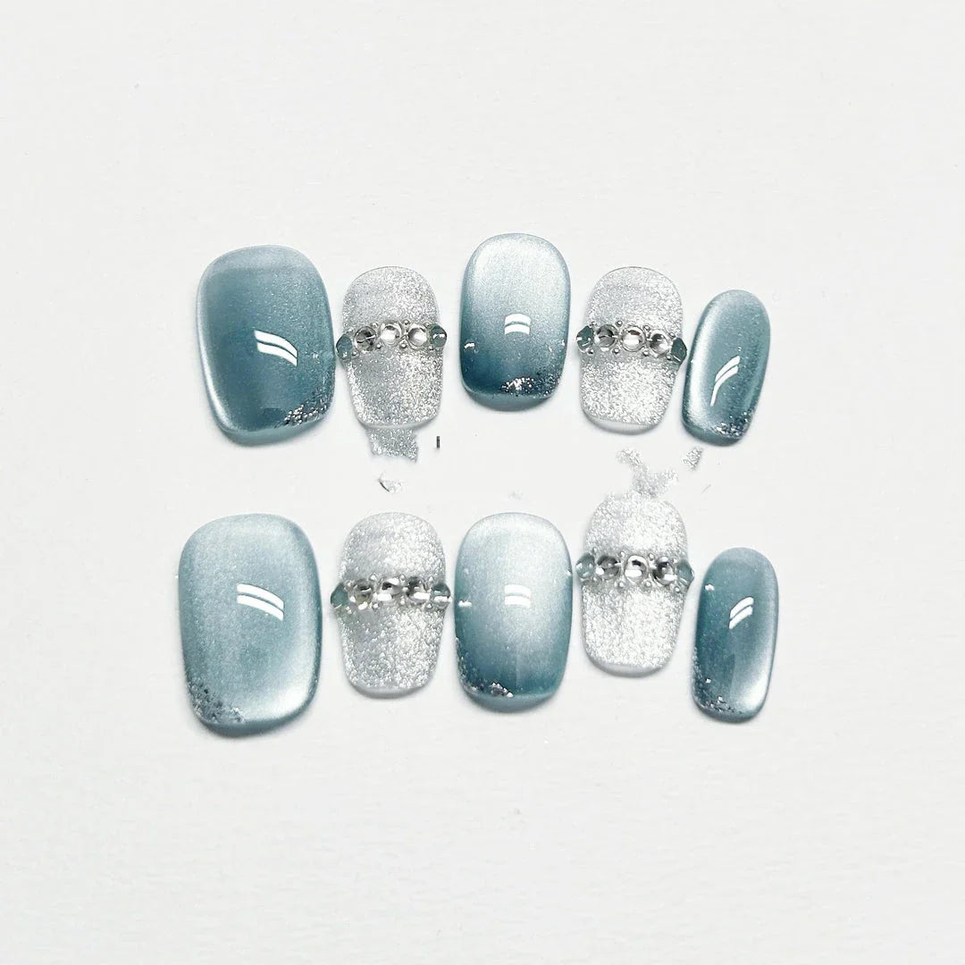 Stylish fake nails in a range of sizes and shapes, with a focus on quality and sustainability